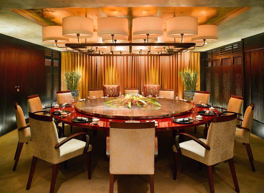 Al Bustan Palace, A Ritz-Carlton Hotel Muscat Exterior photo A private dining room at a restaurant in Hong Kong