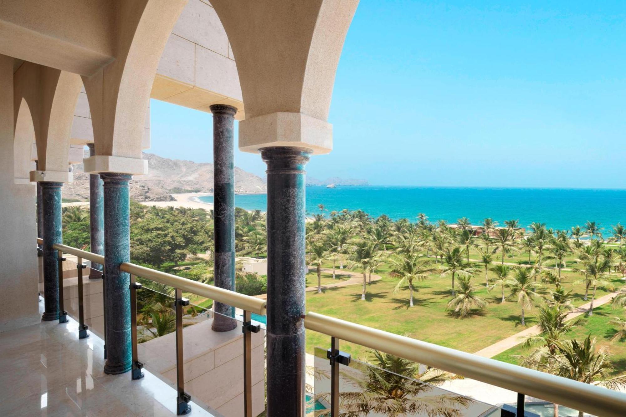 Al Bustan Palace, A Ritz-Carlton Hotel Muscat Exterior photo View of the beach from the hotel