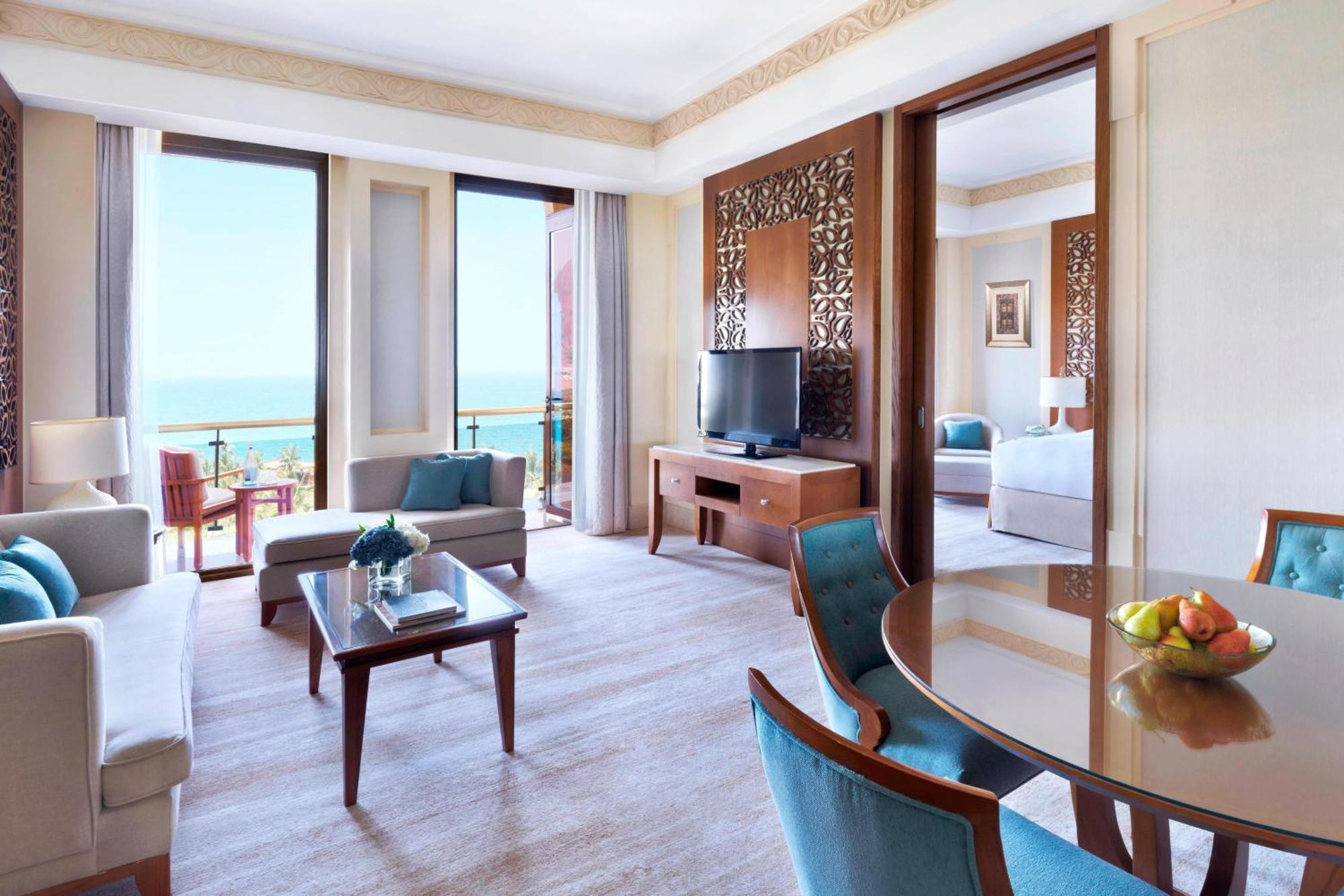 Al Bustan Palace, A Ritz-Carlton Hotel Muscat Exterior photo A suite at the Jumeirah Atlantis