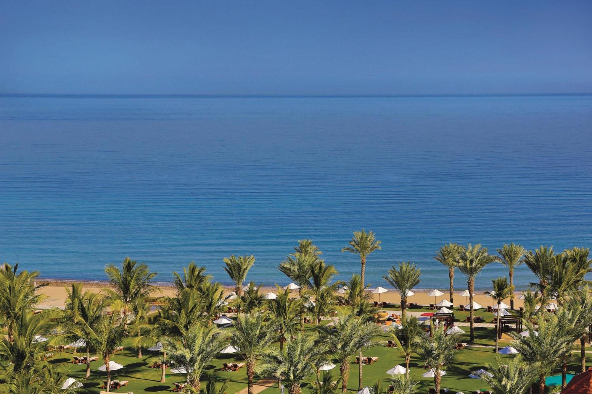 Al Bustan Palace, A Ritz-Carlton Hotel Muscat Exterior photo The beach at the resort
