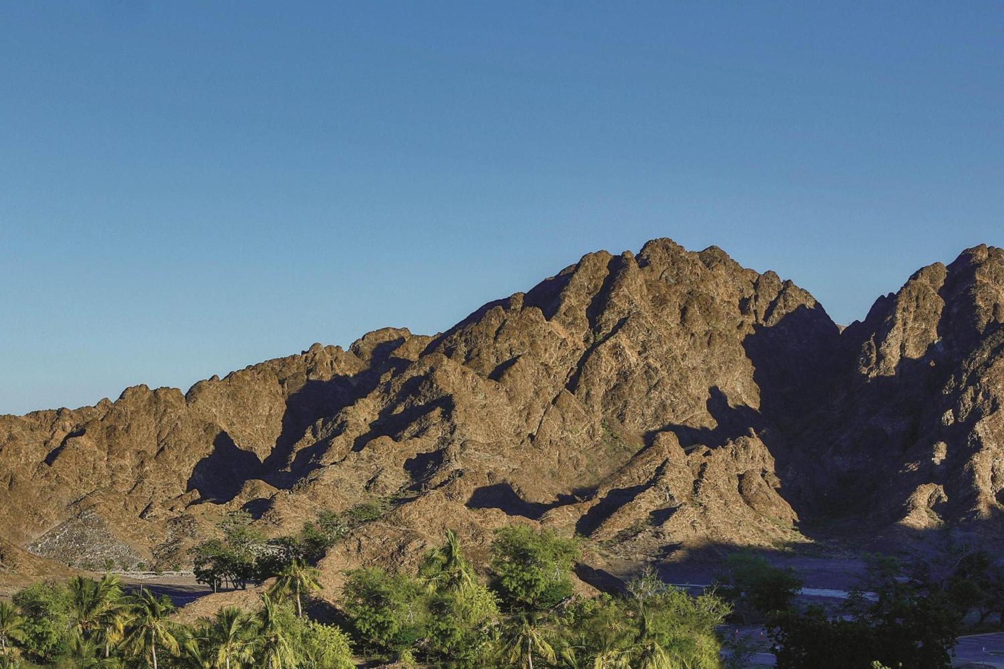 Al Bustan Palace, A Ritz-Carlton Hotel Muscat Exterior photo The Superstition Mountains