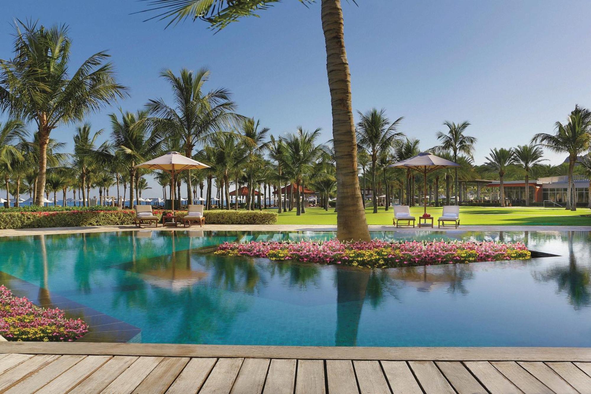 Al Bustan Palace, A Ritz-Carlton Hotel Muscat Exterior photo The pool at the Four Seasons Resort