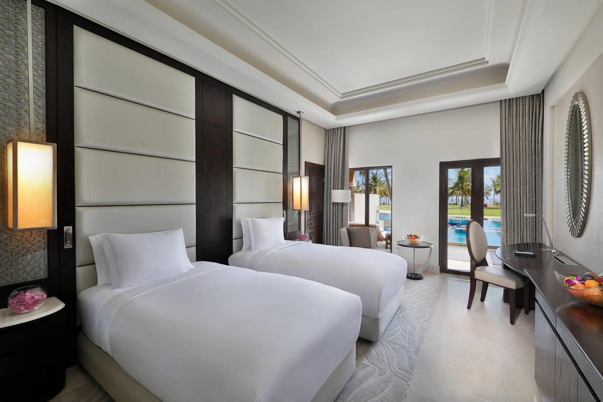 Al Bustan Palace, A Ritz-Carlton Hotel Muscat Exterior photo Deluxe Pool Access Room