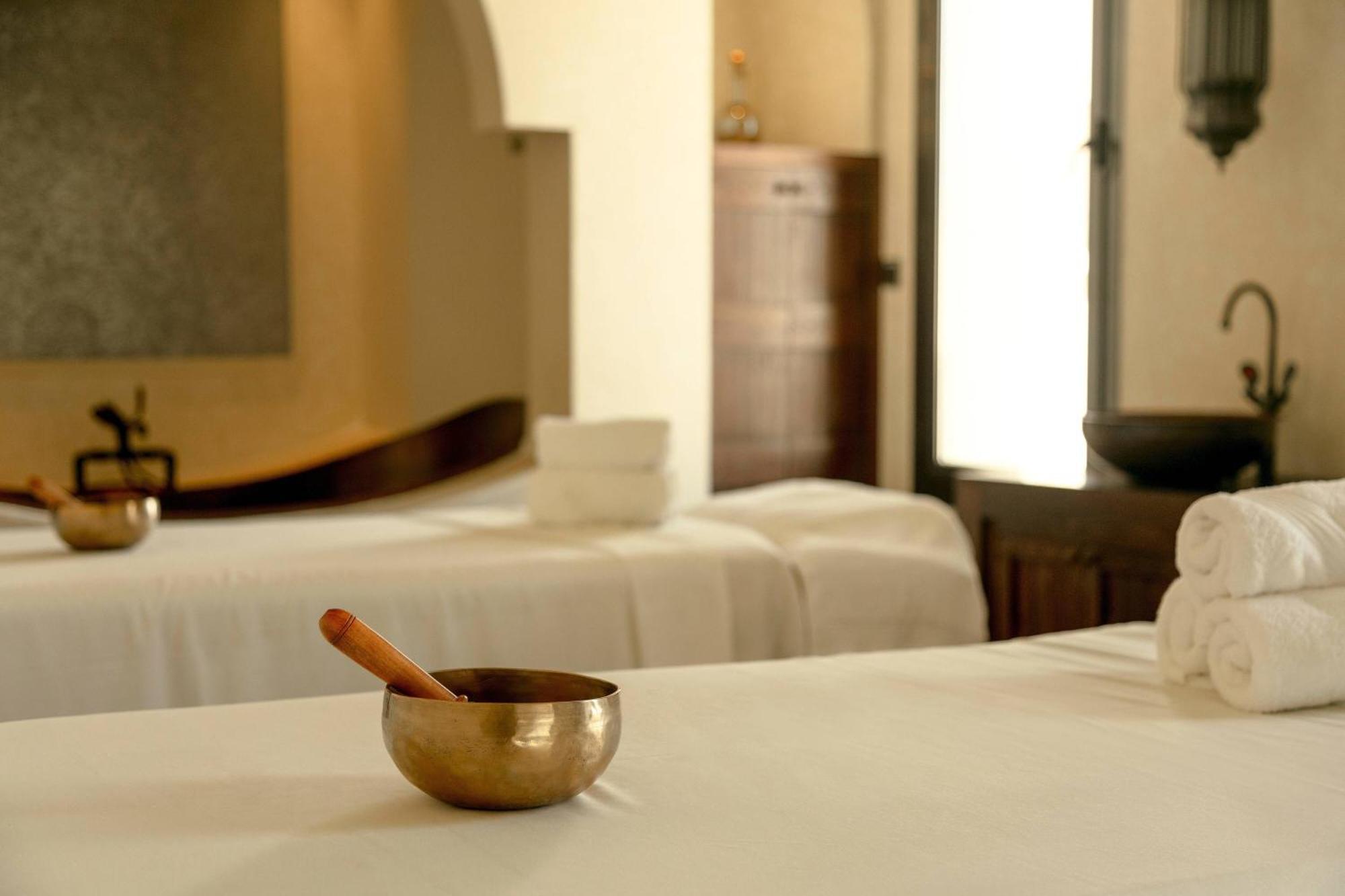 Al Bustan Palace, A Ritz-Carlton Hotel Muscat Exterior photo A singing bowl