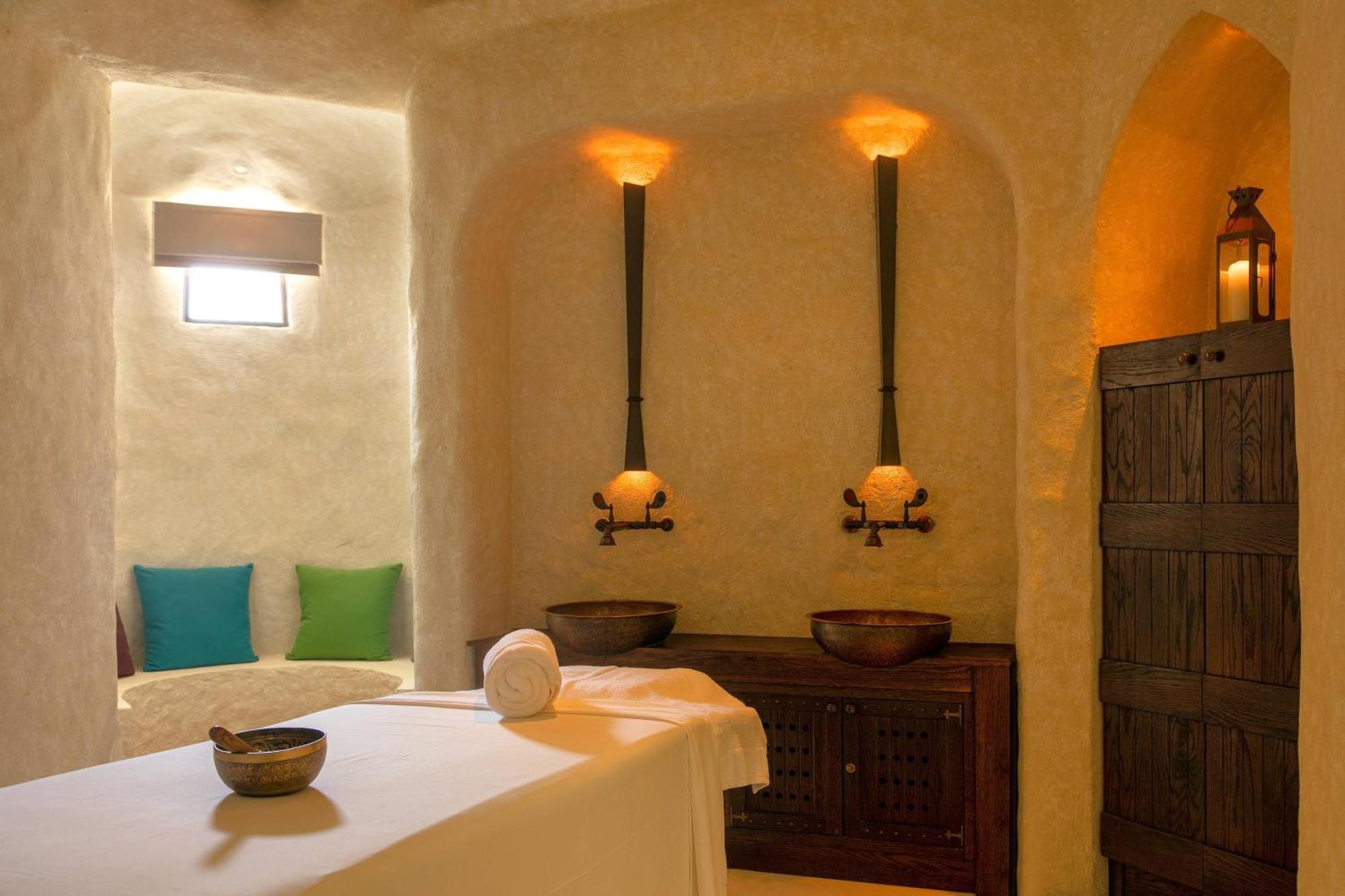 Al Bustan Palace, A Ritz-Carlton Hotel Muscat Exterior photo Spa at the Royal Spa at The Royal, Marrakech