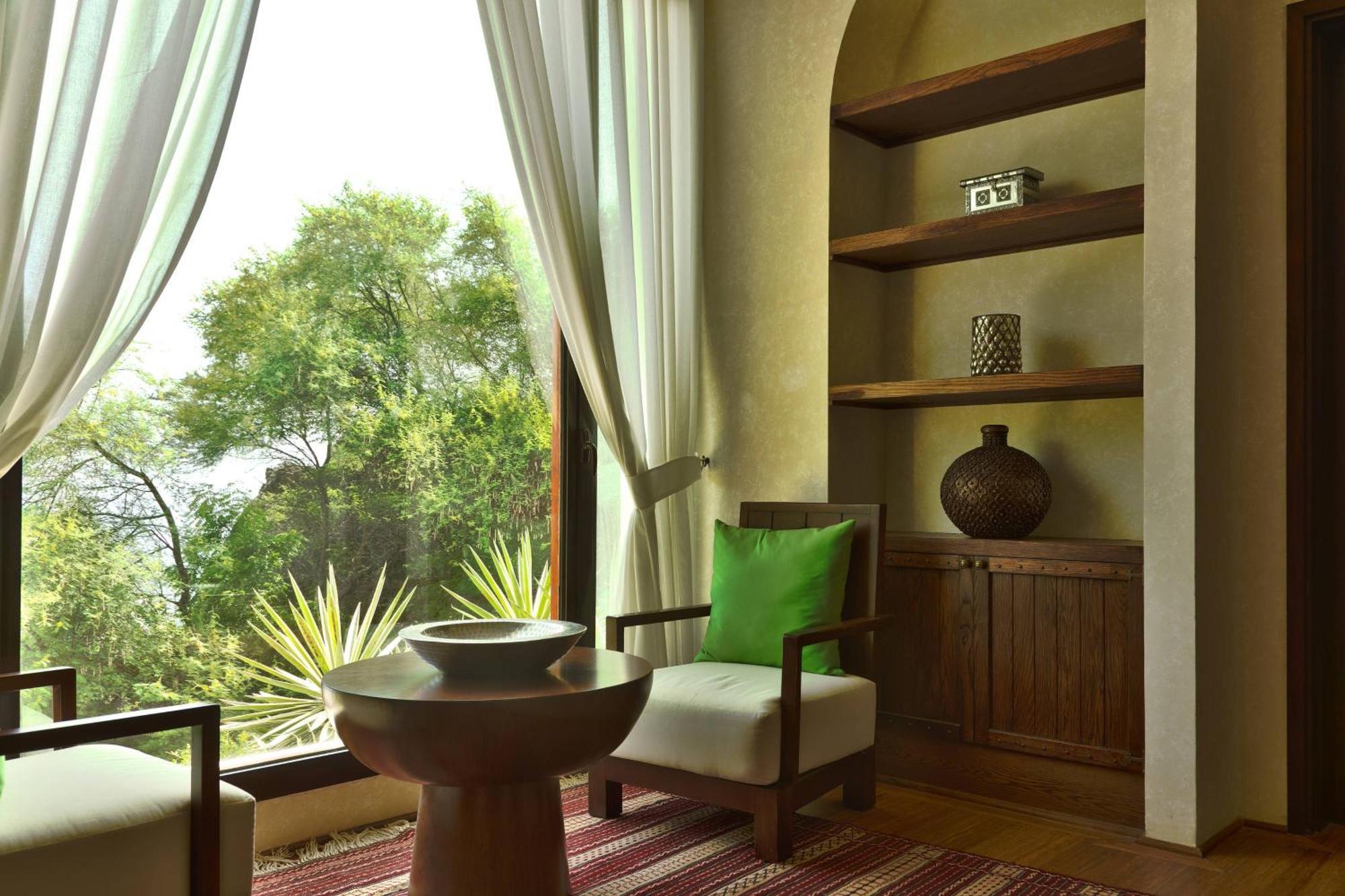 Al Bustan Palace, A Ritz-Carlton Hotel Muscat Exterior photo A room designed in Maya
