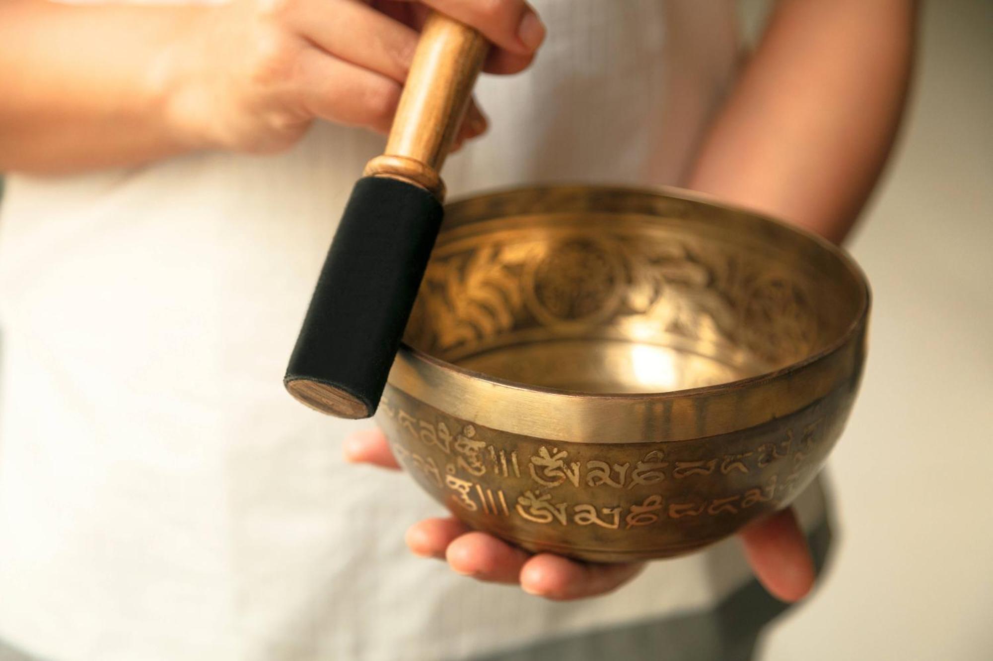 Al Bustan Palace, A Ritz-Carlton Hotel Muscat Exterior photo Singing bowl