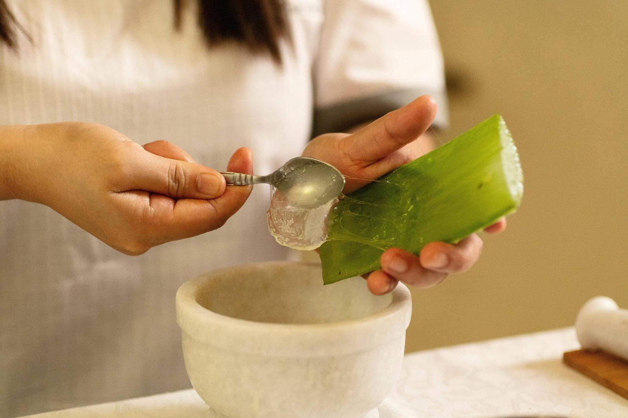 Al Bustan Palace, A Ritz-Carlton Hotel Muscat Exterior photo Aloe vera gel